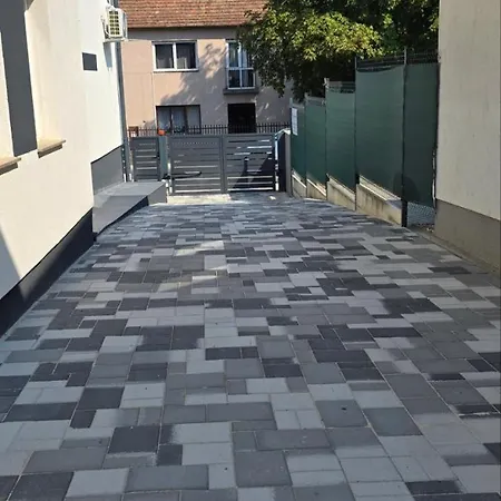 Megyer Apartmanhaz شقة