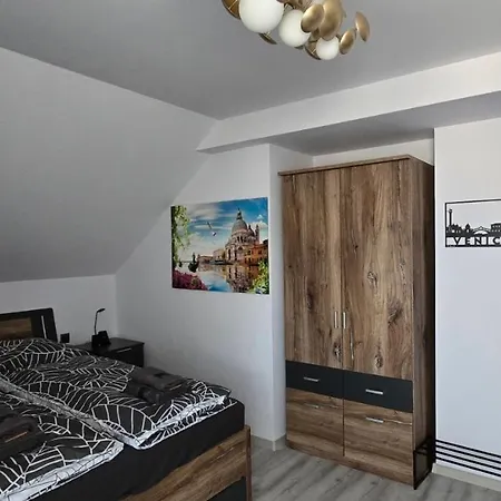 شقة Megyer Apartmanhaz Hévíz