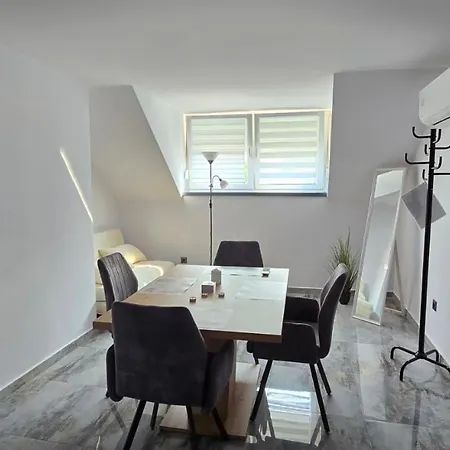 شقة Megyer Apartmanhaz