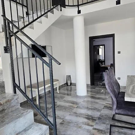 Megyer Apartmanhaz شقة